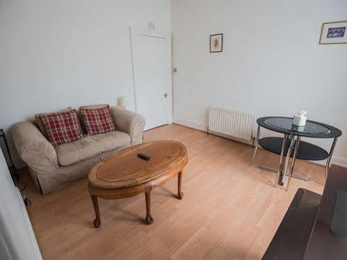 Crown Street Apartments Абърдийн Екстериор снимка